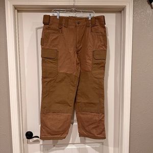 Duluth Trading Company Men’s 40x30 reinforced work pants Khaki